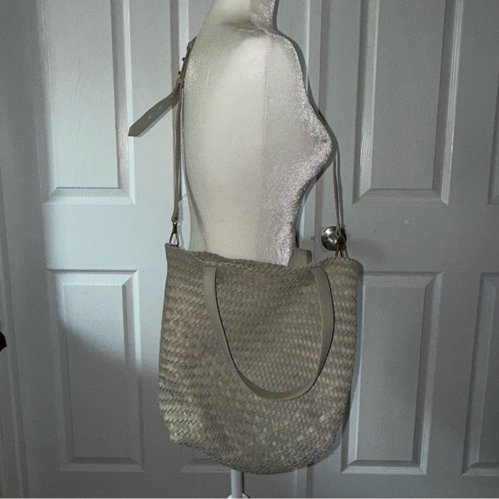Madewell The Medium Transport Tote: Woven Leather Edition Ashen Sage - Picture 4 of 14